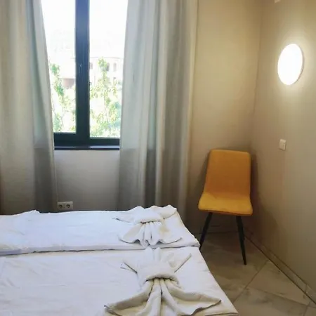 4 Bedroom House - Imperial Heights - - Sonnenstrand * 阳光海滩