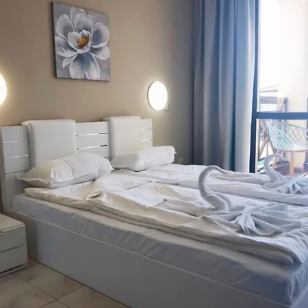 4 Bedroom House - Imperial Heights - - Sonnenstrand *