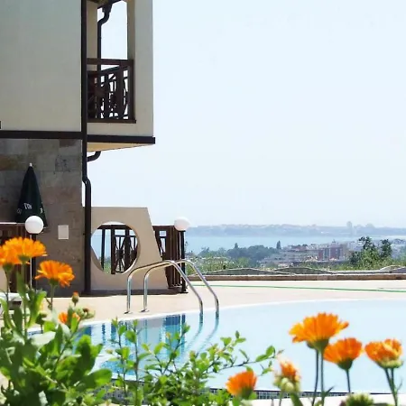 4 Bedroom House - Imperial Heights - - Sonnenstrand