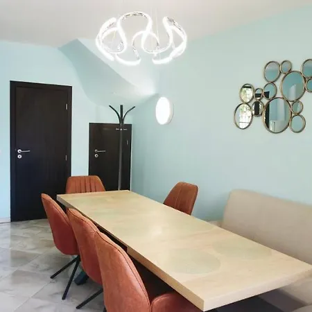 4 Bedroom House - Imperial Heights - - Sonnenstrand 阳光海滩