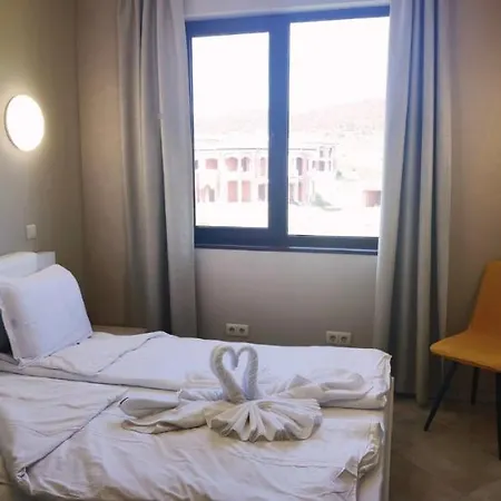 4 Bedroom House - Imperial Heights - - Sonnenstrand 度假居 阳光海滩