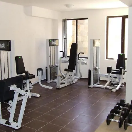 4 Bedroom House - Imperial Heights - - Sonnenstrand