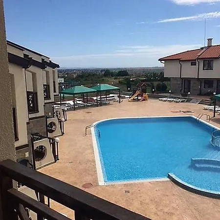 Nyaraló 4 Bedroom House - Imperial Heights - - Sonnenstrand Napospart